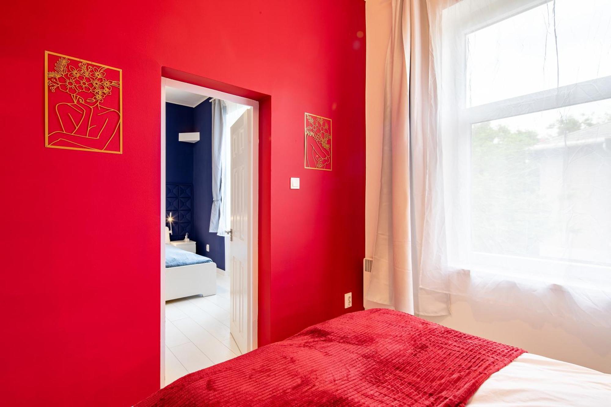 Free Parking - - Quiet Apartment *